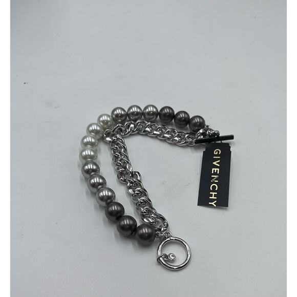 Givenchy Signed Silver Tone
MultiStrand Ombre‎ Gray White Pearl
Bracelet New - Picture 7 of 8